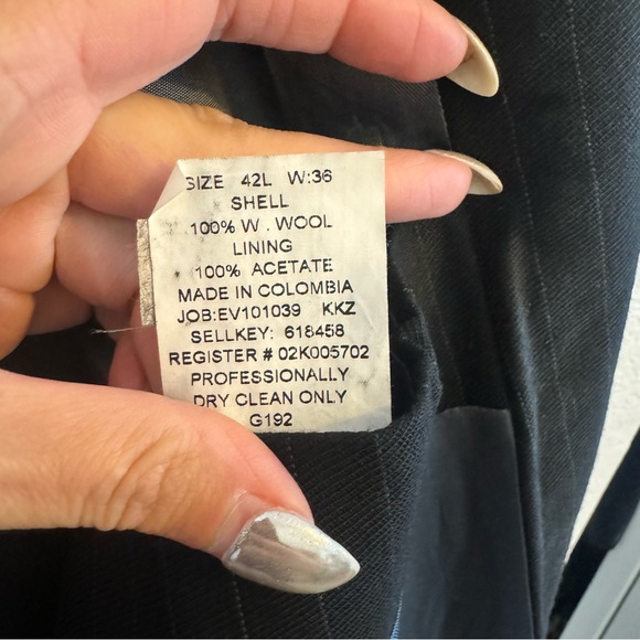 Kenneth Cole Reaction Black And Gray Pinstriped 2 pcs Wool Suit. Size 42… - Picture 4 of 17